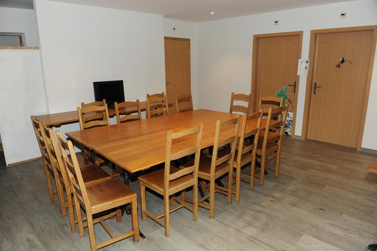 Hotel Restaurant Au Chasseur Orbe Eksteriør bilde